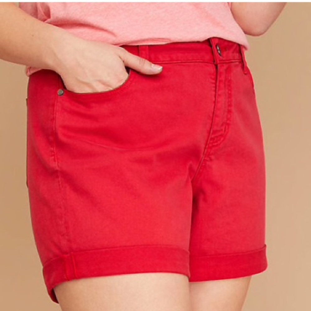 Lipstick 💄 Red Dyed Denim Shorts